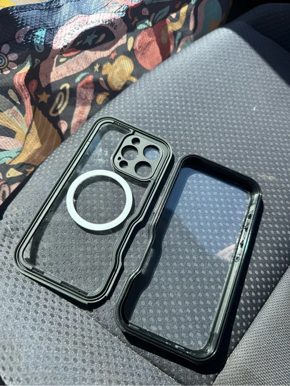 Clear Black waterproof Magnetic Wireless Charging Phone 16 pro Case